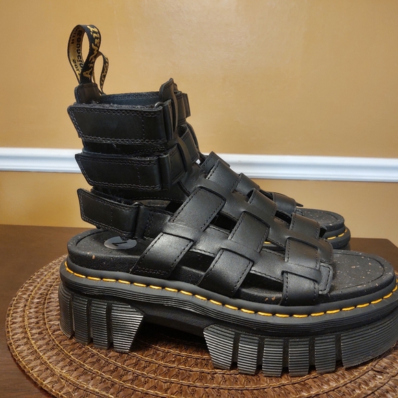 DR. MARTENS Womens Black Ricki Platform Gladiator Sandal Size 7 NEW - Picture 4 of 7